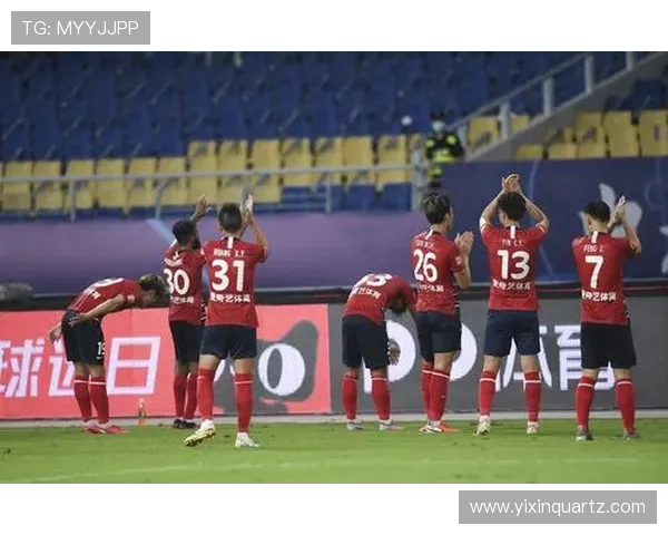 赛后分析:北京足球队与深圳足球队在比赛中的战术灵活性对比探讨 赛后分析:北京足球队与深圳足球队在比赛中的战术灵活性对比探讨