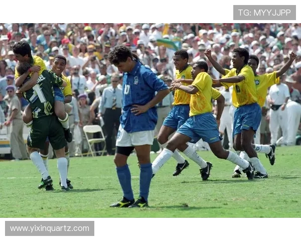 足球明星合照精选集汇总展示全球顶级球员的精彩瞬间与友谊时刻